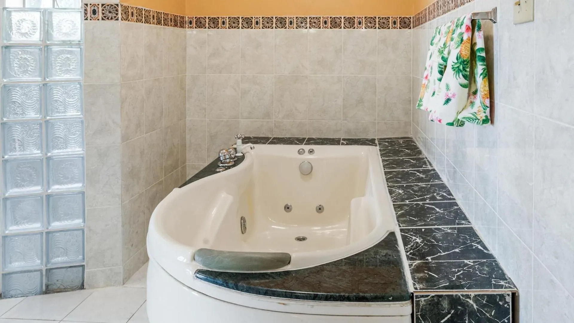 הוילה מונטגו ביי Yanceylargo-6Br Two-Story Estate With Mountain Views