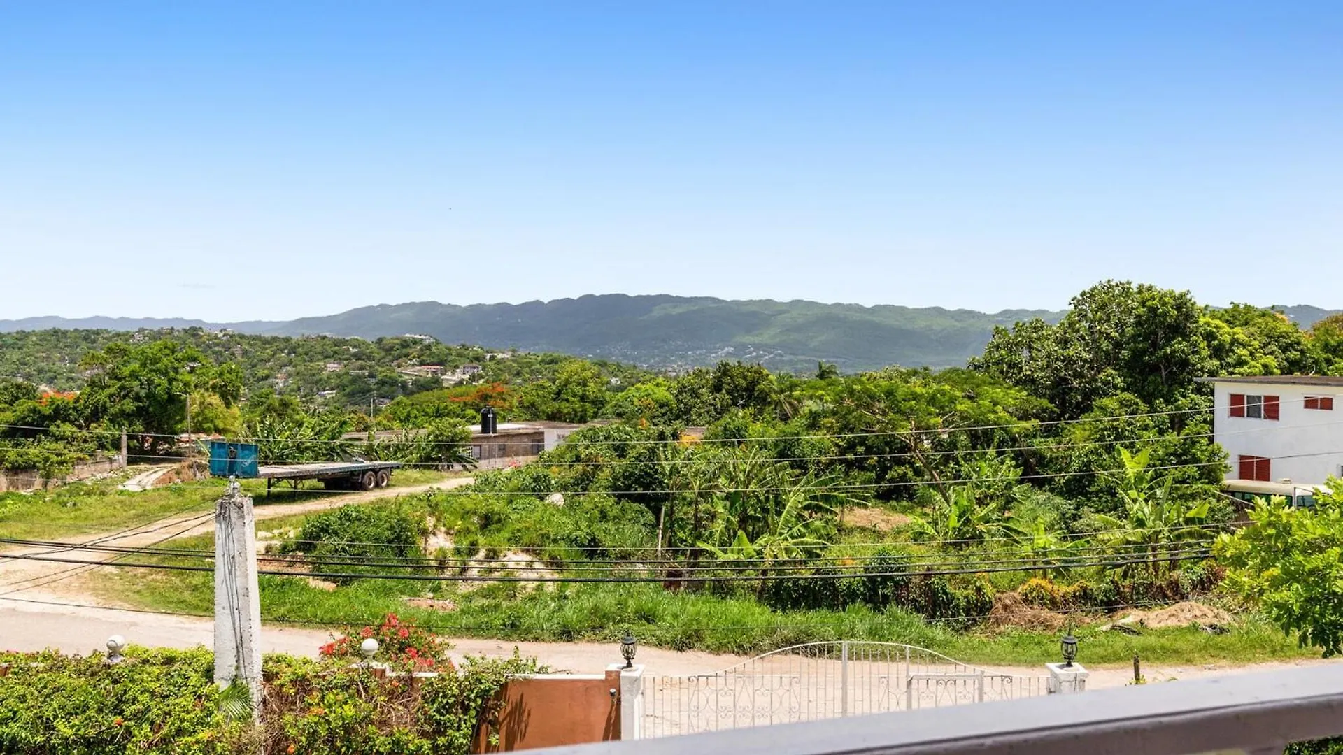Villa Yanceylargo-6Br Two-Story Estate With Mountain Views à Montego Bay