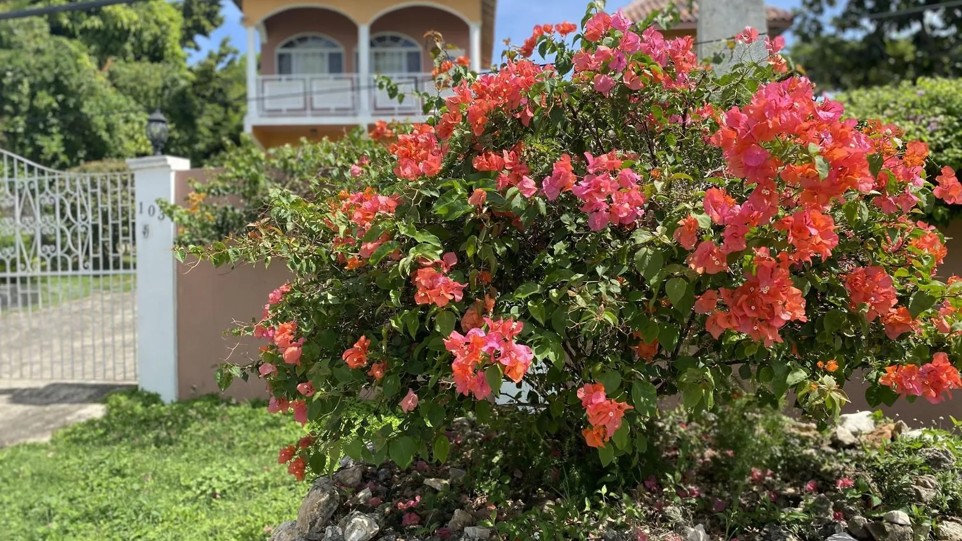 Villa Yanceylargo-6Br Two-Story Estate With Mountain Views à Montego Bay Jamaïque